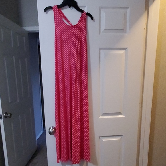 GAP Dresses & Skirts - Maxi Pink dress Twist- back pink strip dresses